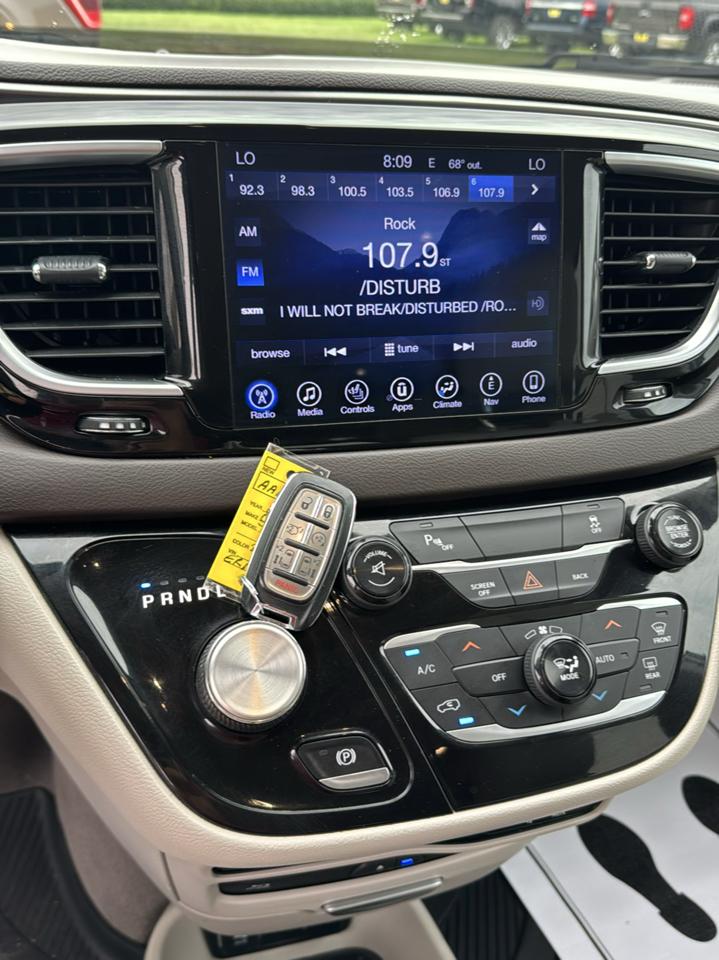 Chrysler Pacifica Touring-L Plus FWD 2017