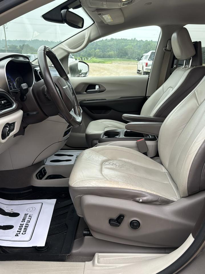 Chrysler Pacifica Touring-L Plus FWD 2017