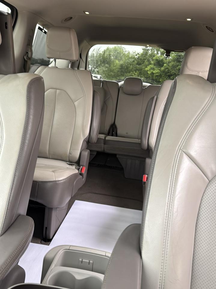 Chrysler Pacifica Touring-L Plus FWD 2017