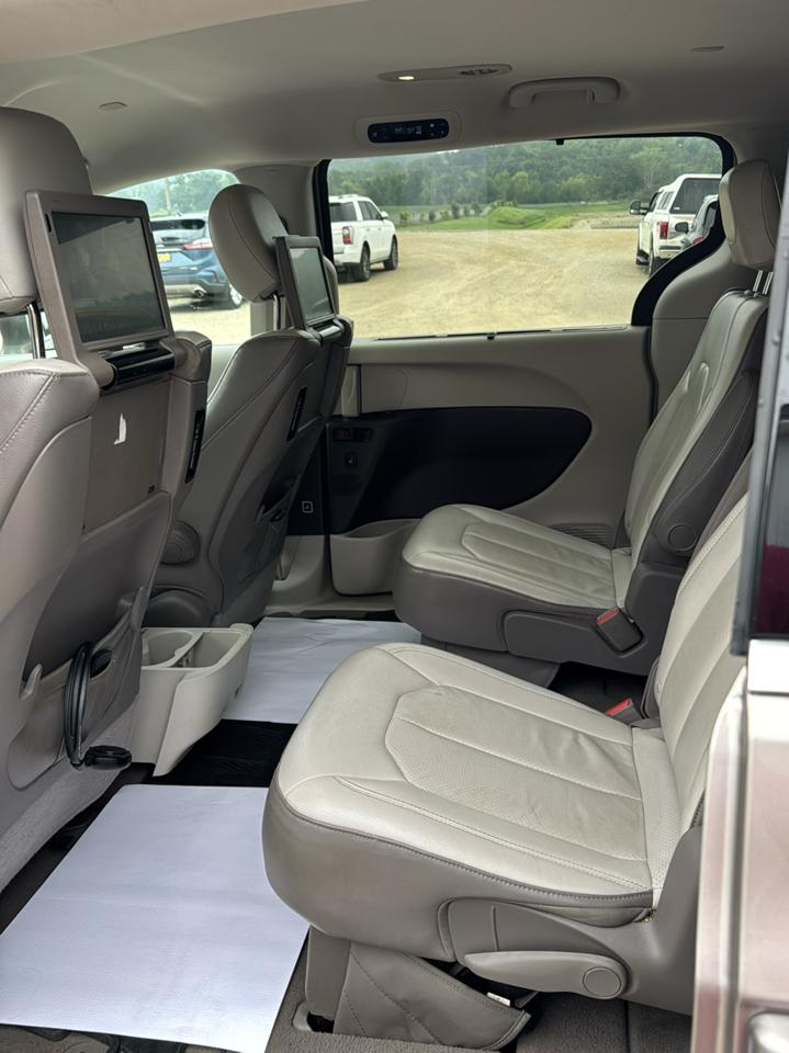 Chrysler Pacifica Touring-L Plus FWD 2017