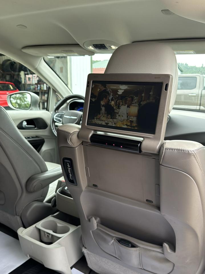 Chrysler Pacifica Touring-L Plus FWD 2017
