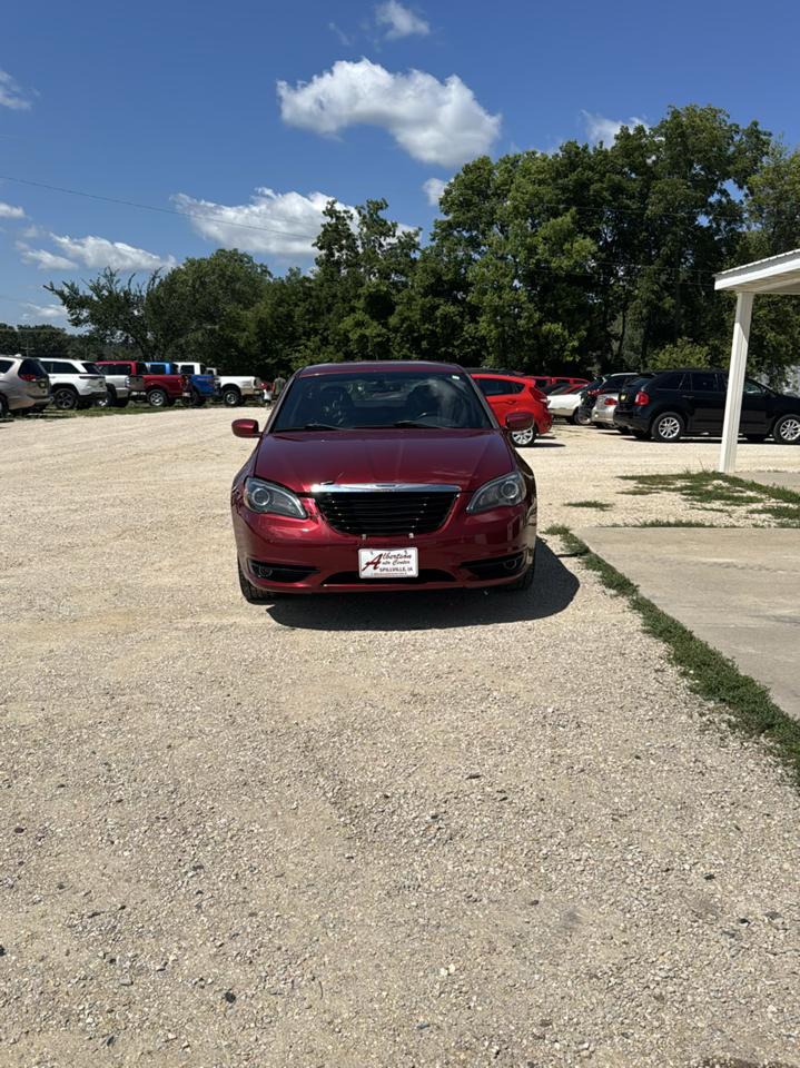 Chrysler 200 4dr Sdn Touring 2014