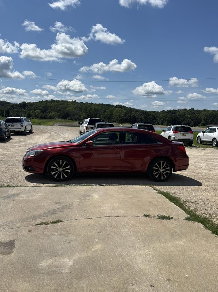 Chrysler 200 4dr Sdn Touring 2014