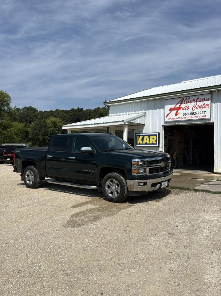 Chevrolet Silverado 1500 4WD Crew Cab 143.5" LT w/2LT 2015