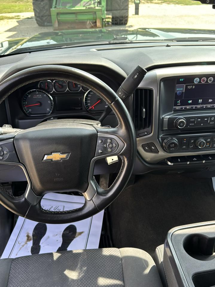 Chevrolet Silverado 1500 4WD Crew Cab 143.5" LT w/2LT 2015