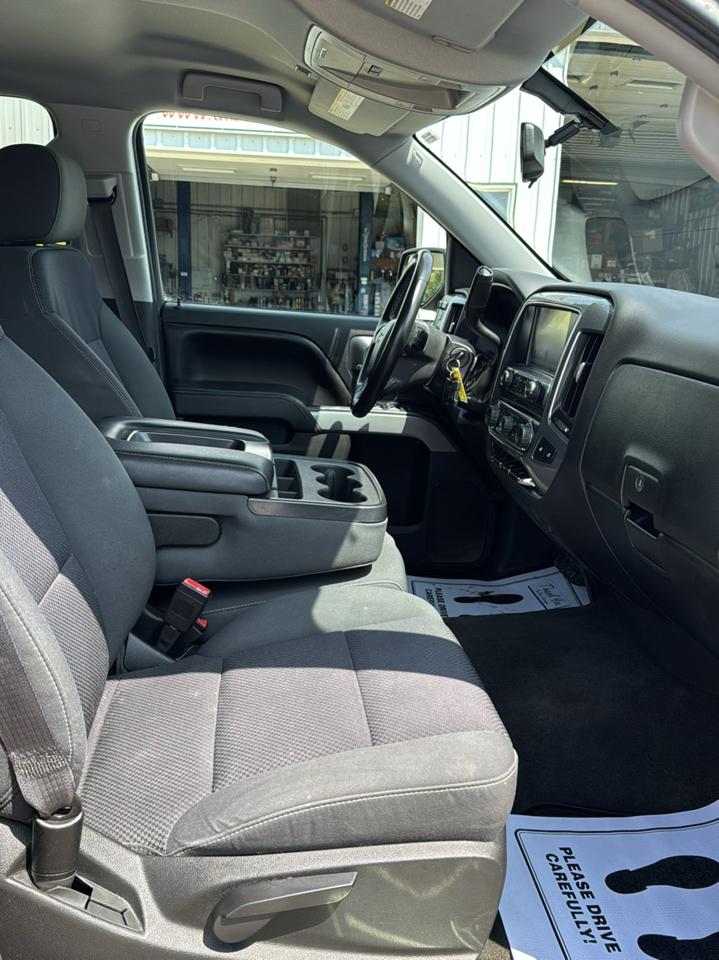 Chevrolet Silverado 1500 4WD Crew Cab 143.5" LT w/2LT 2015