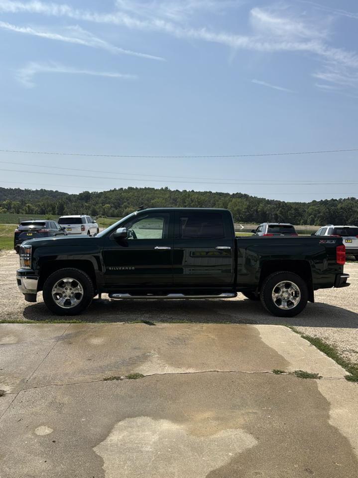 Chevrolet Silverado 1500 4WD Crew Cab 143.5" LT w/2LT 2015