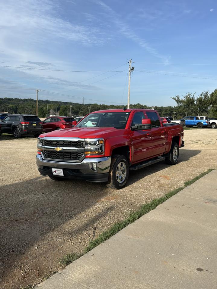 Chevrolet Silverado 1500 4WD Crew Cab 143.5" LT w/1LT 2017