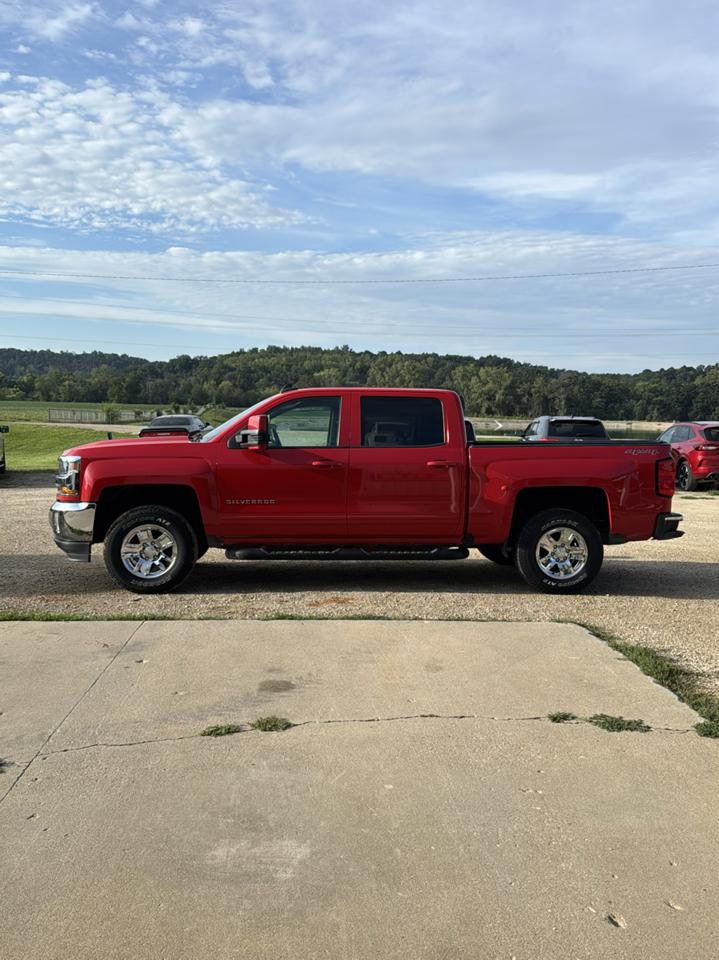 Chevrolet Silverado 1500 4WD Crew Cab 143.5" LT w/1LT 2017