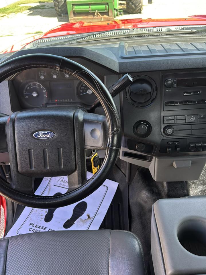 Ford Super Duty F-250 SRW XL 4WD Crew Cab 8' Box 2016