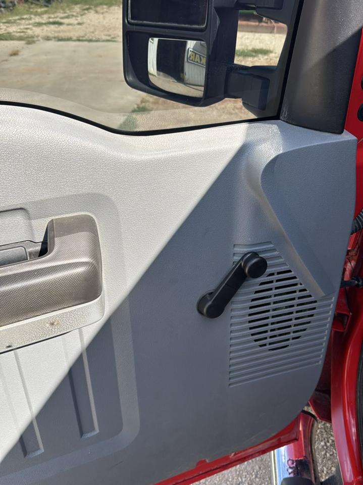 Ford Super Duty F-250 SRW XL 4WD Crew Cab 8' Box 2016