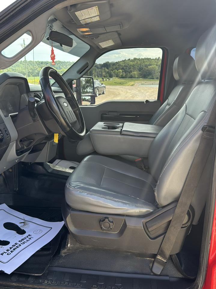 Ford Super Duty F-250 SRW XL 4WD Crew Cab 8' Box 2016