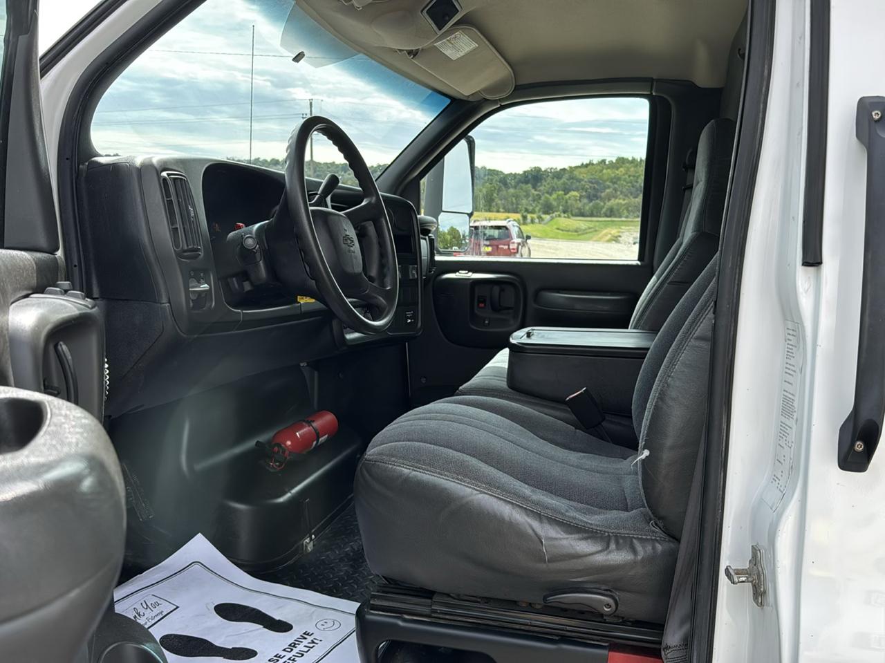 Chevrolet CC4500 Regular Cab 2WD 2009