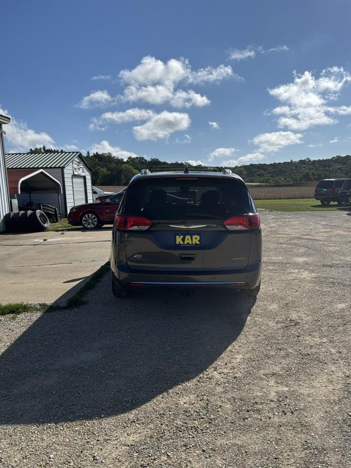 Chrysler Pacifica Limited FWD 2018