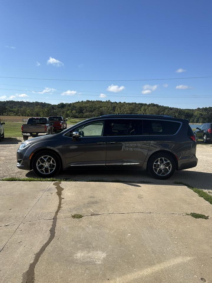 Chrysler Pacifica Limited FWD 2018