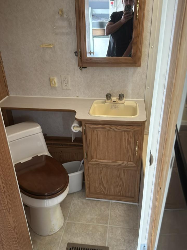 Dutchmen Lite 5th Wheel   1999