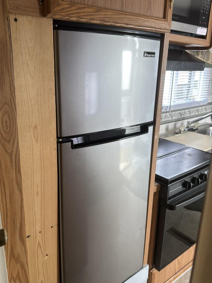 Dutchmen Lite 5th Wheel   1999