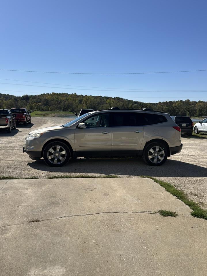 Chevrolet Traverse AWD 4dr LTZ 2011