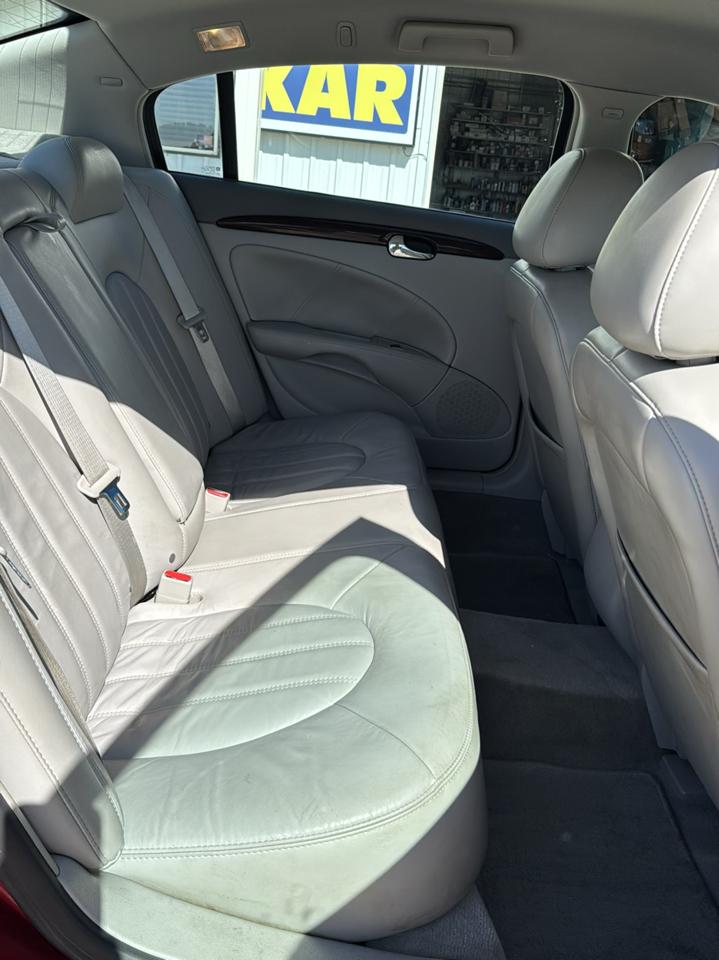 Buick Lucerne 4dr Sdn CXL Premium 2011