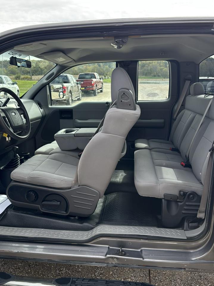 Ford F-150 STX SuperCab 4WD 2005
