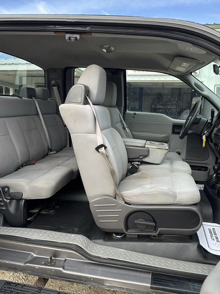 Ford F-150 STX SuperCab 4WD 2005