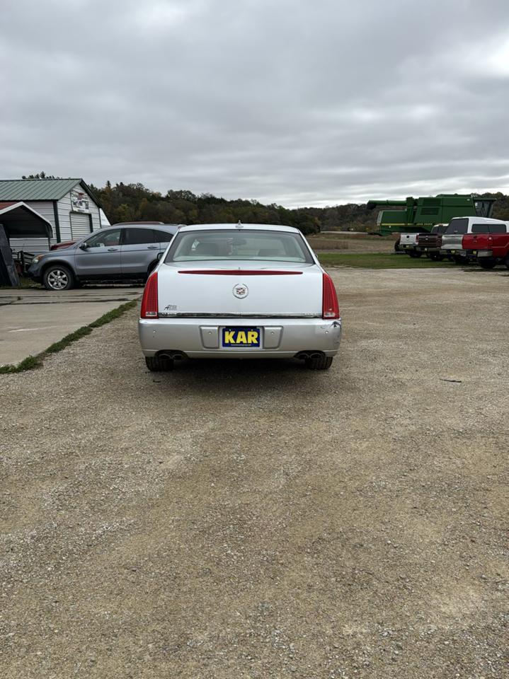 Cadillac DTS 4dr Sdn w/1SC 2009