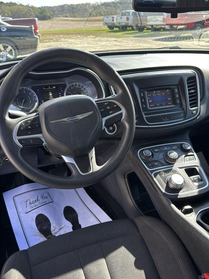 Chrysler 200 4dr Sdn Limited FWD 2015