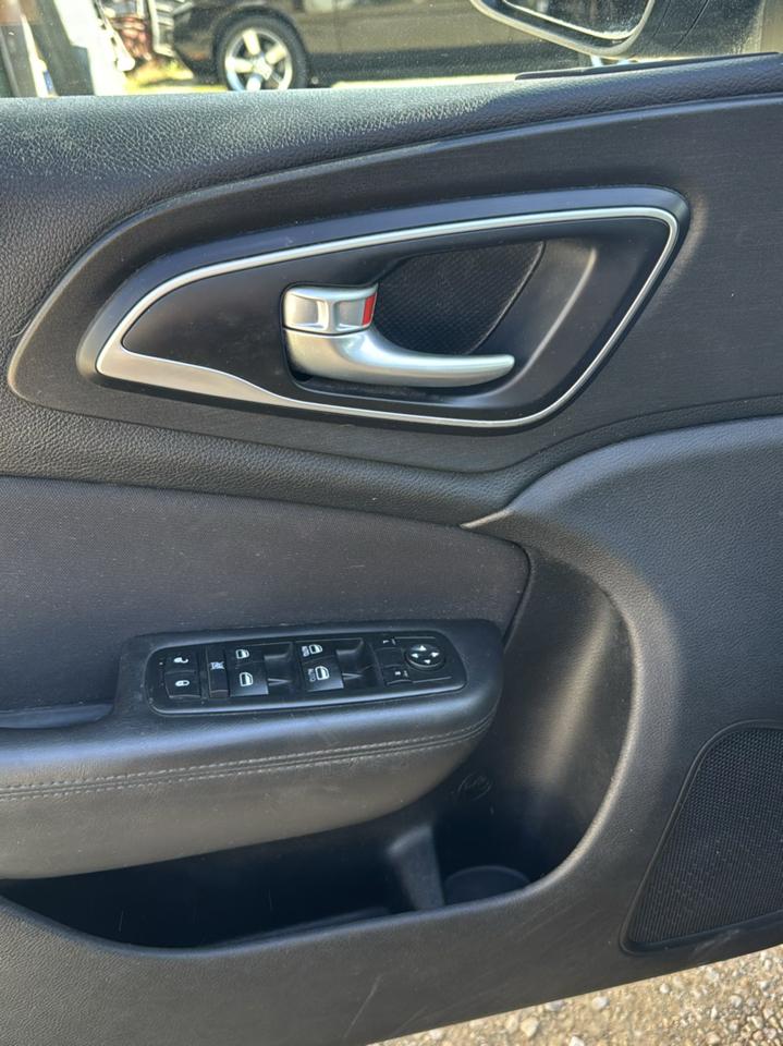 Chrysler 200 4dr Sdn Limited FWD 2015
