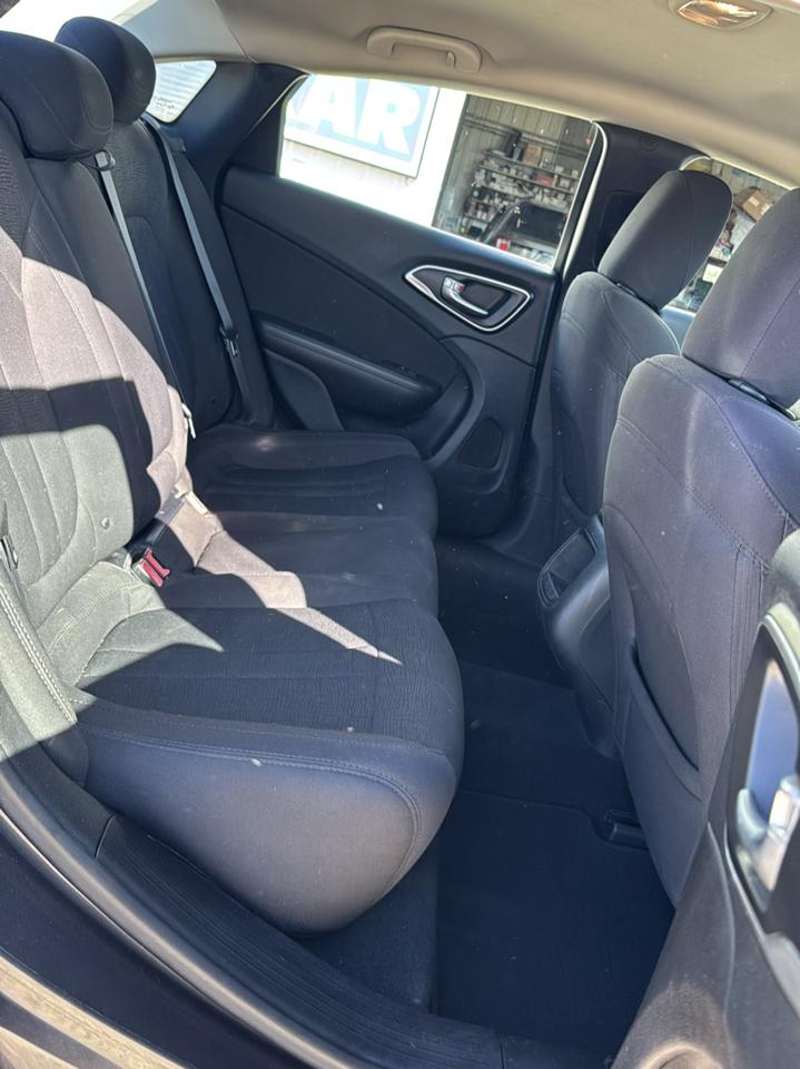 Chrysler 200 4dr Sdn Limited FWD 2015