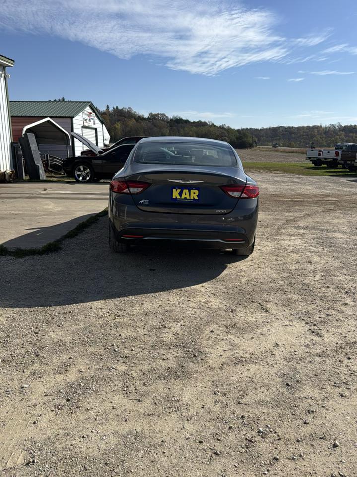 Chrysler 200 4dr Sdn Limited FWD 2015