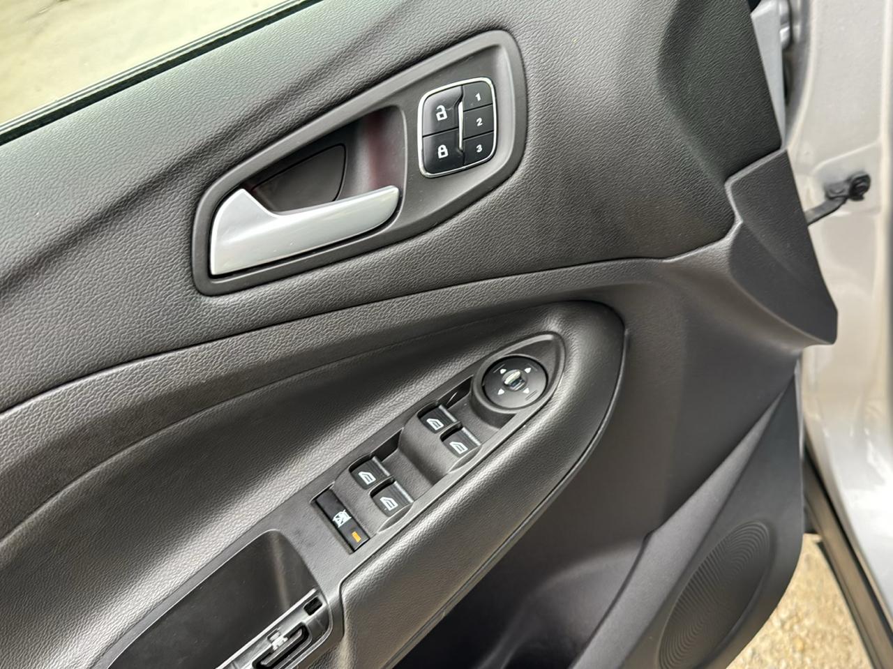 Ford Escape 4WD 4dr Titanium 2015