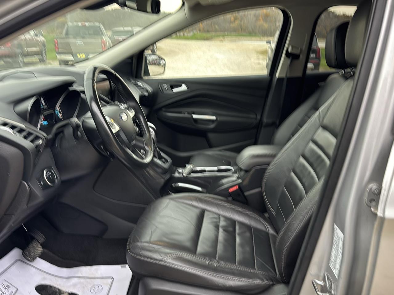 Ford Escape 4WD 4dr Titanium 2015