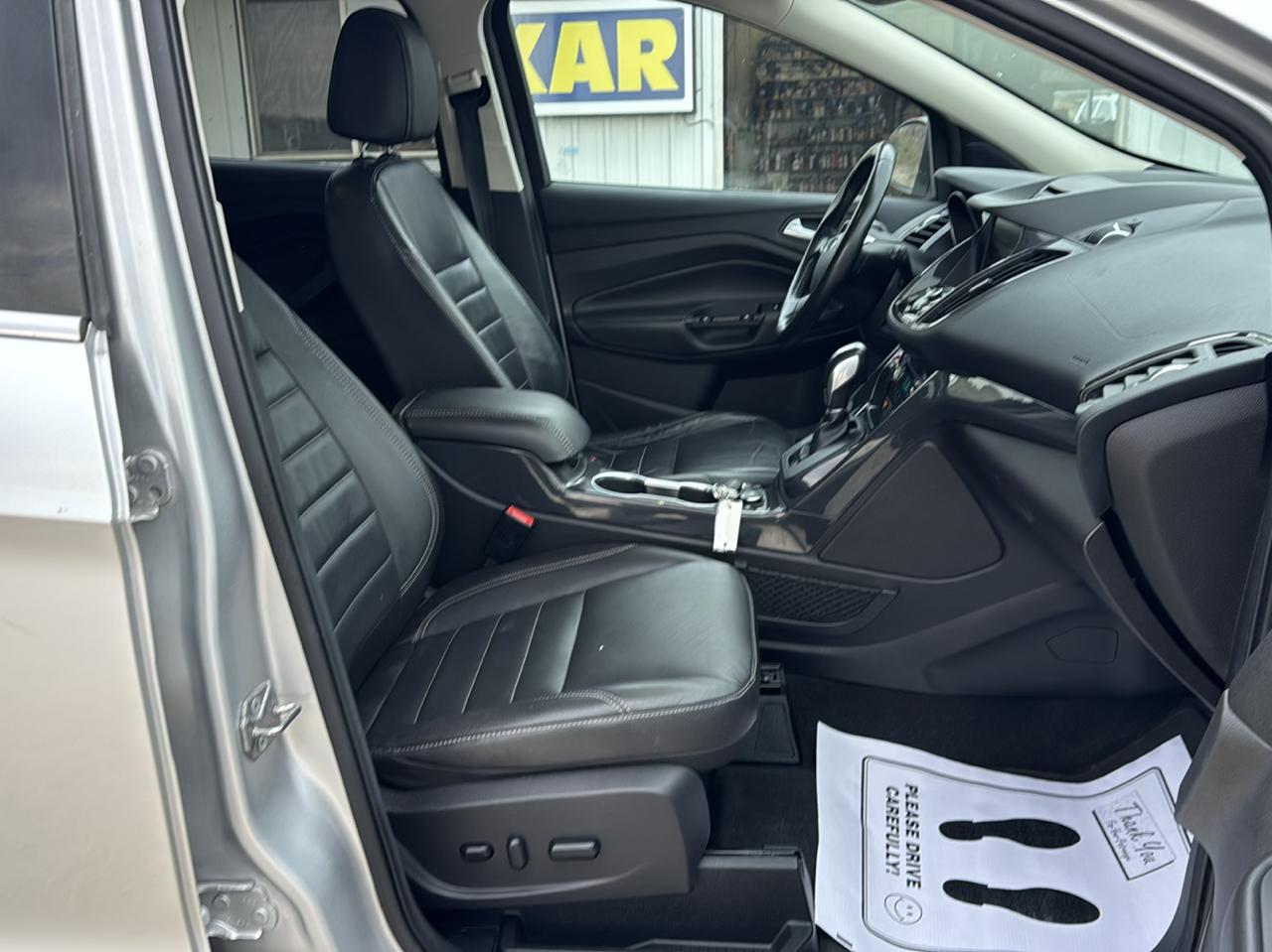 Ford Escape 4WD 4dr Titanium 2015