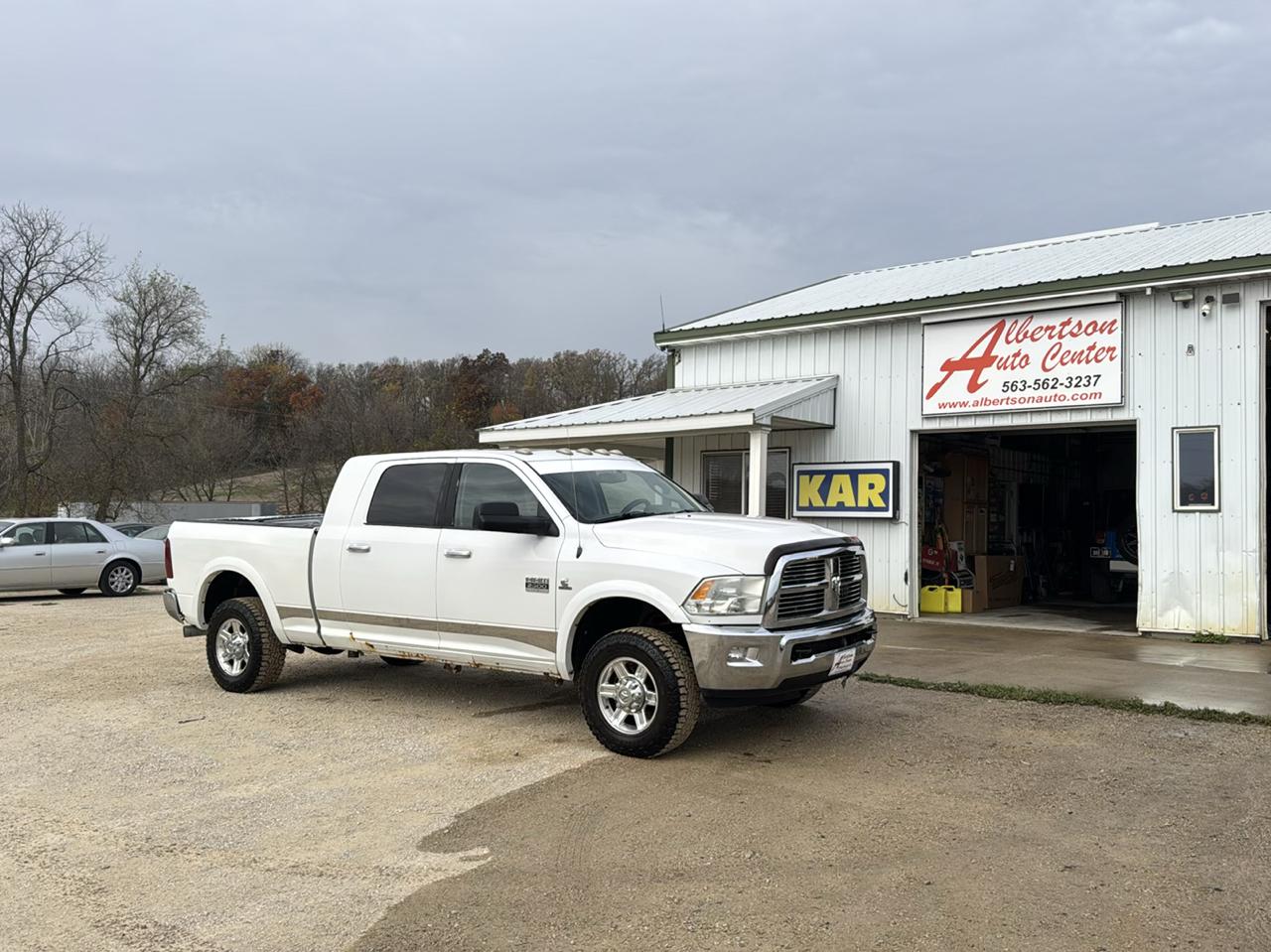 RAM 2500 4WD Mega Cab 160.5" Laramie 2011