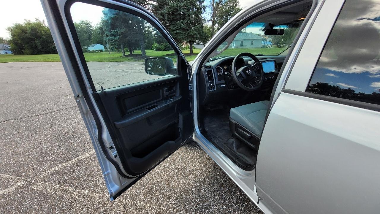 RAM 1500 2WD Crew Cab 140.5" Tradesman 2016