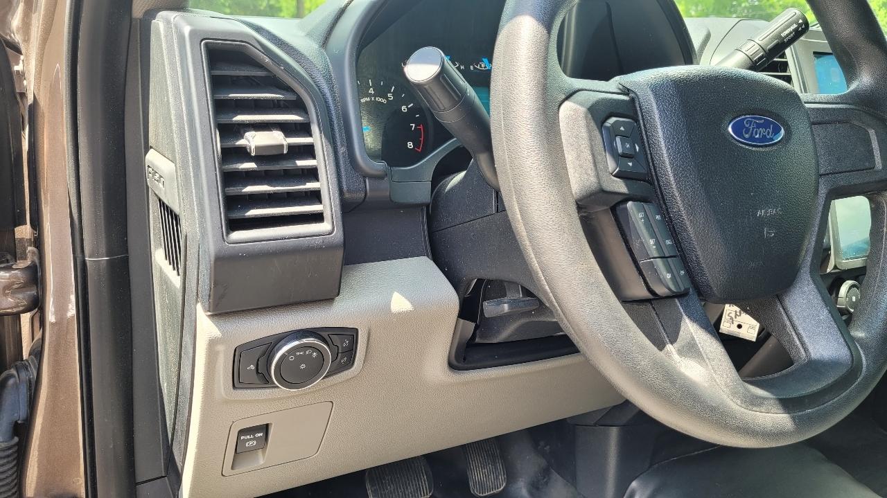 Ford F-150 2WD Reg Cab 141" XL 2015