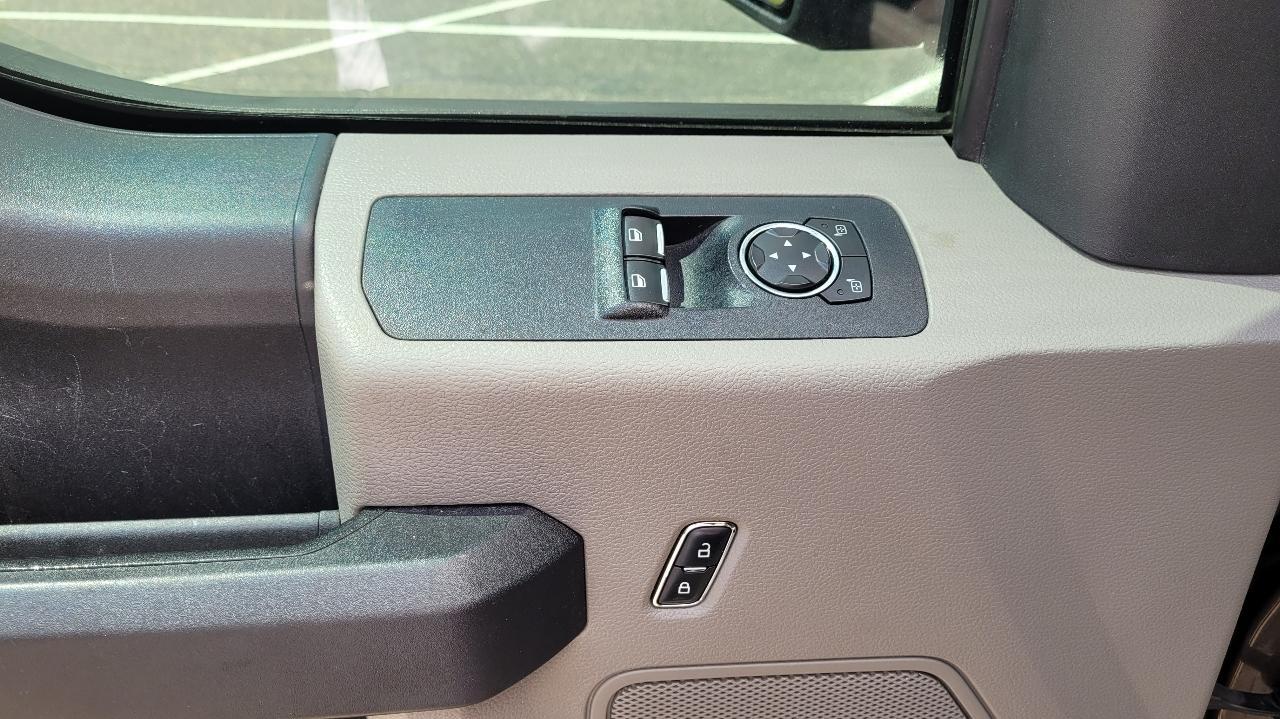 Ford F-150 2WD Reg Cab 141" XL 2015
