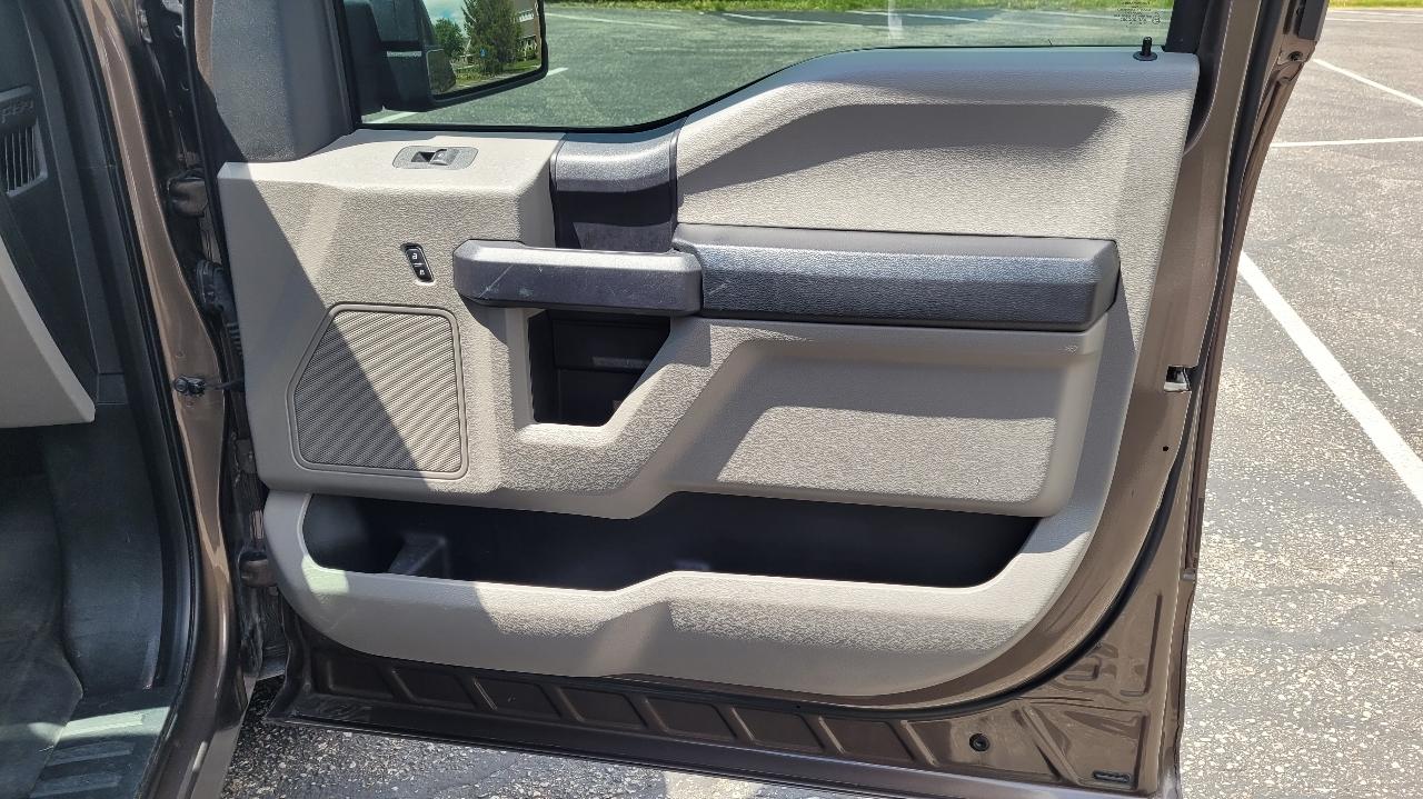 Ford F-150 2WD Reg Cab 141" XL 2015