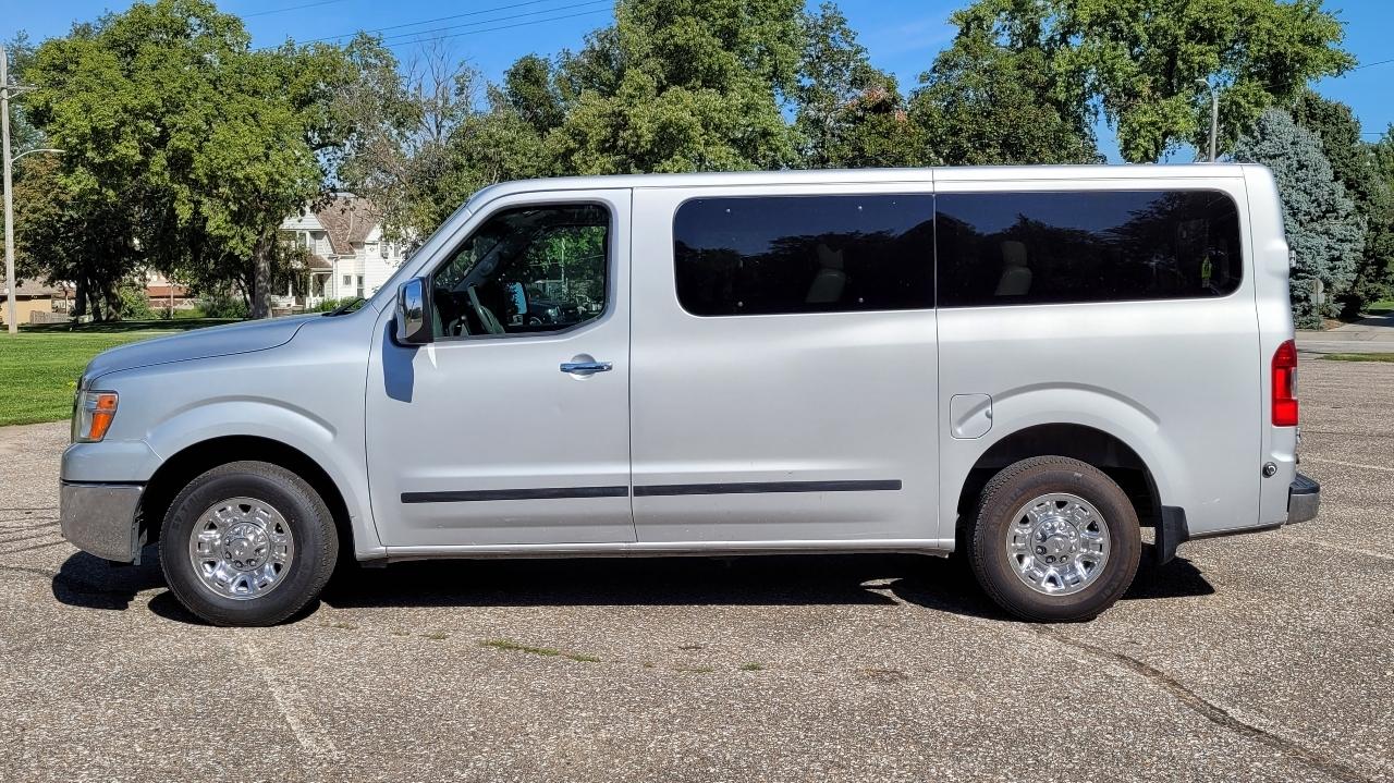 Nissan NV Passenger NV3500 HD SL V8 2019