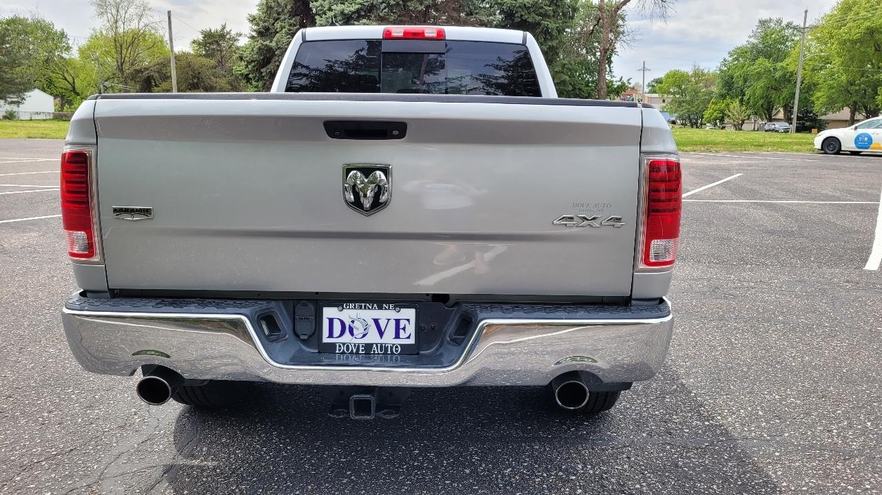 RAM 1500 Laramie 4x4 Crew Cab 6'4" Box 2017