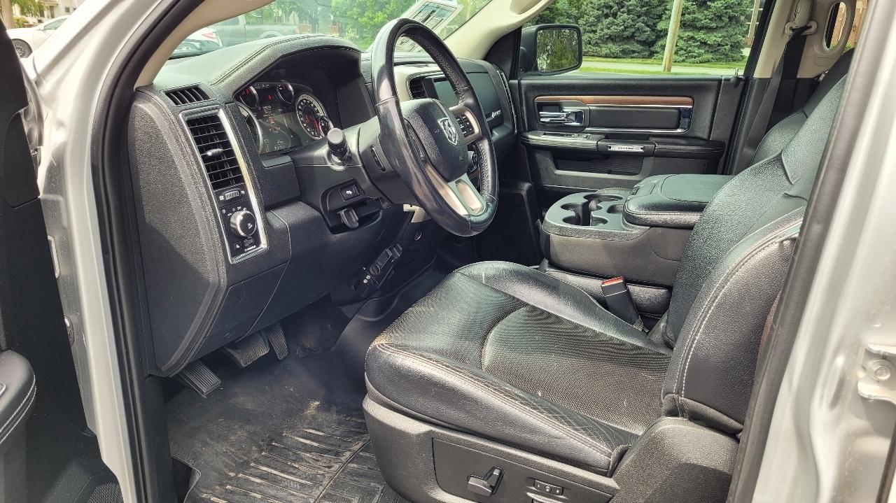 RAM 1500 Laramie 4x4 Crew Cab 6'4" Box 2017