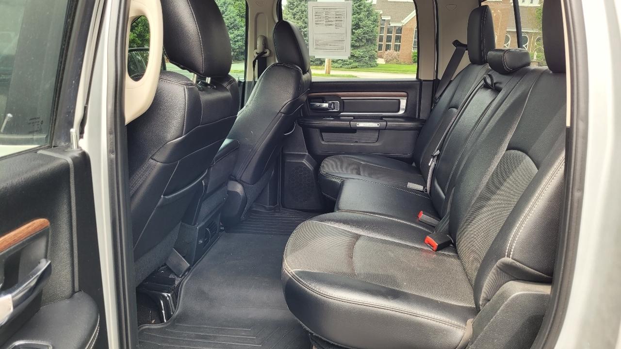 RAM 1500 Laramie 4x4 Crew Cab 6'4" Box 2017