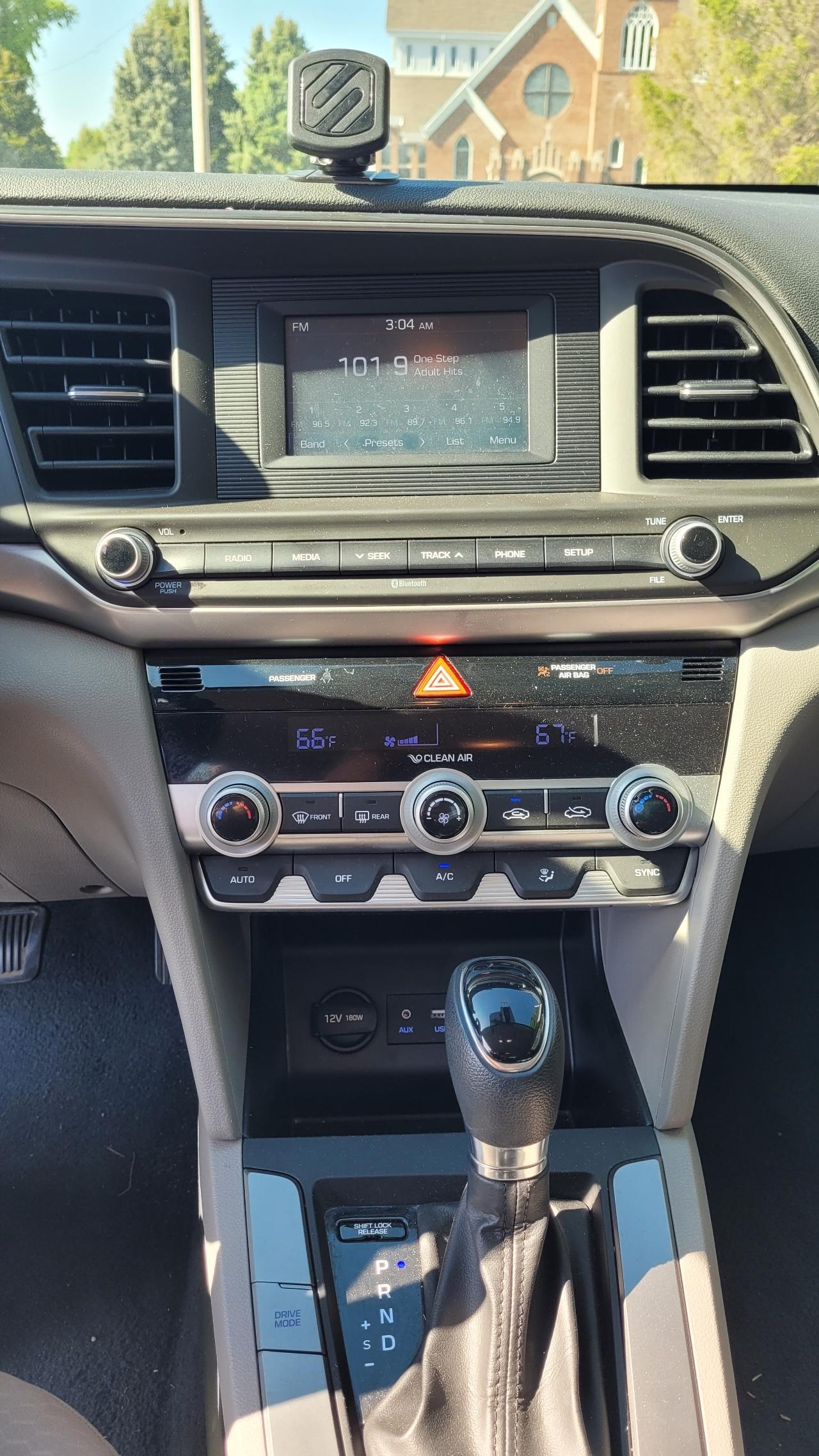 Hyundai Elantra SE IVT 2020
