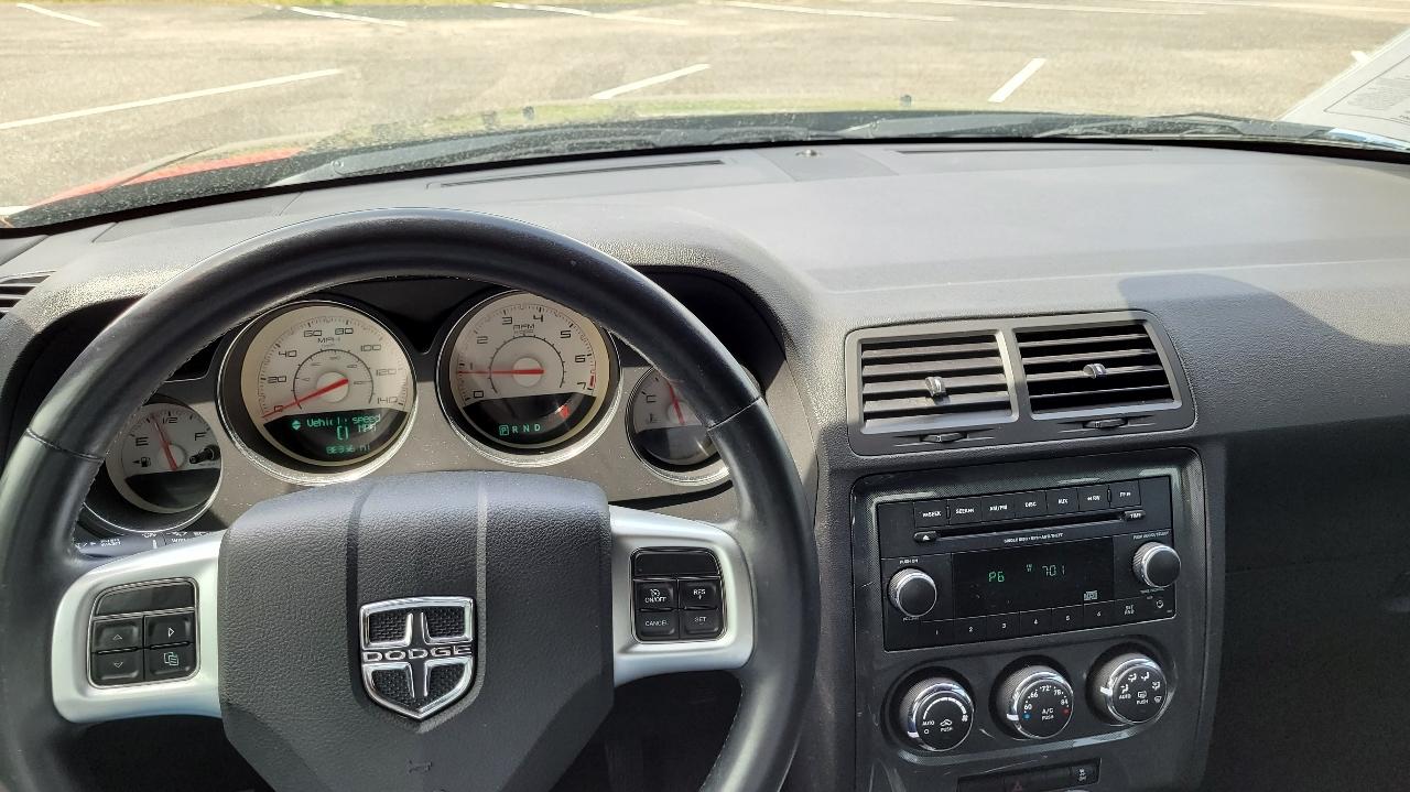 Dodge Challenger 2dr Cpe SXT 2014