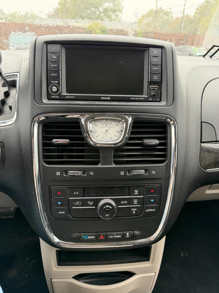 Chrysler Town and Country  2014