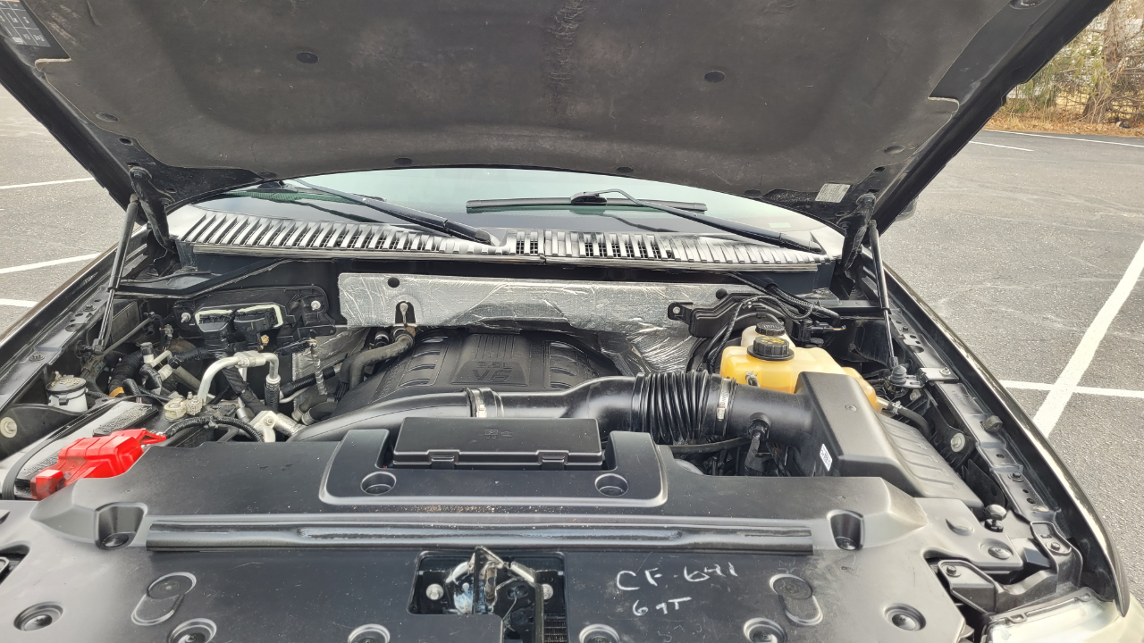 Ford Expedition 4WD 4dr XLT 2015