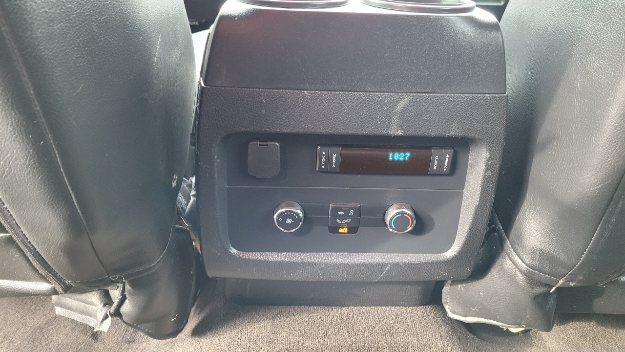 Ford Expedition 4WD 4dr XLT 2015