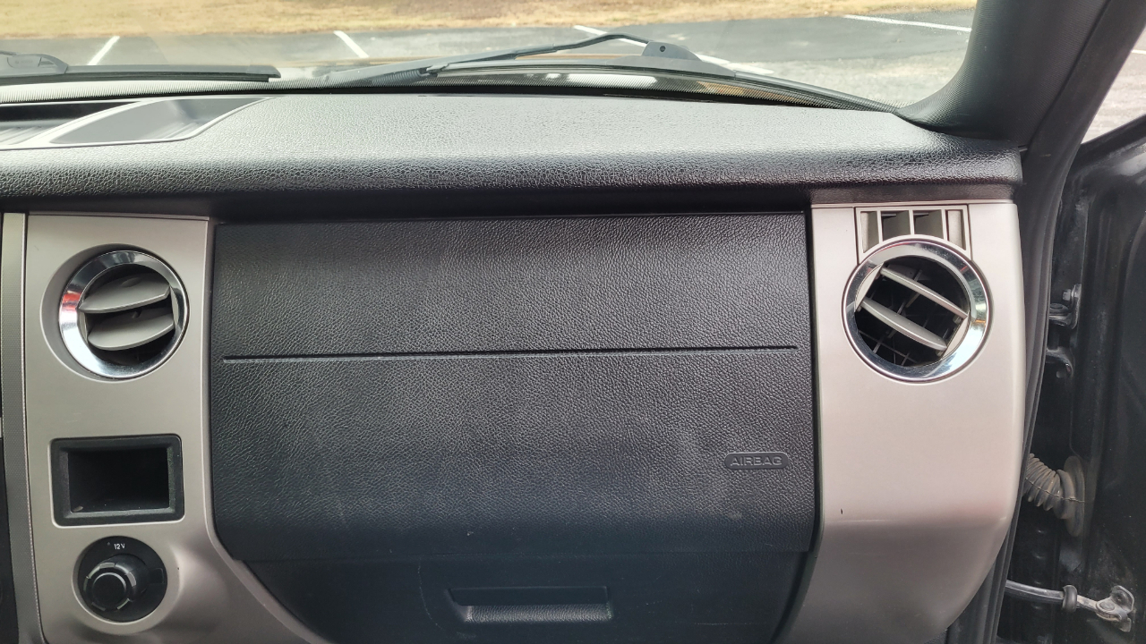 Ford Expedition 4WD 4dr XLT 2015