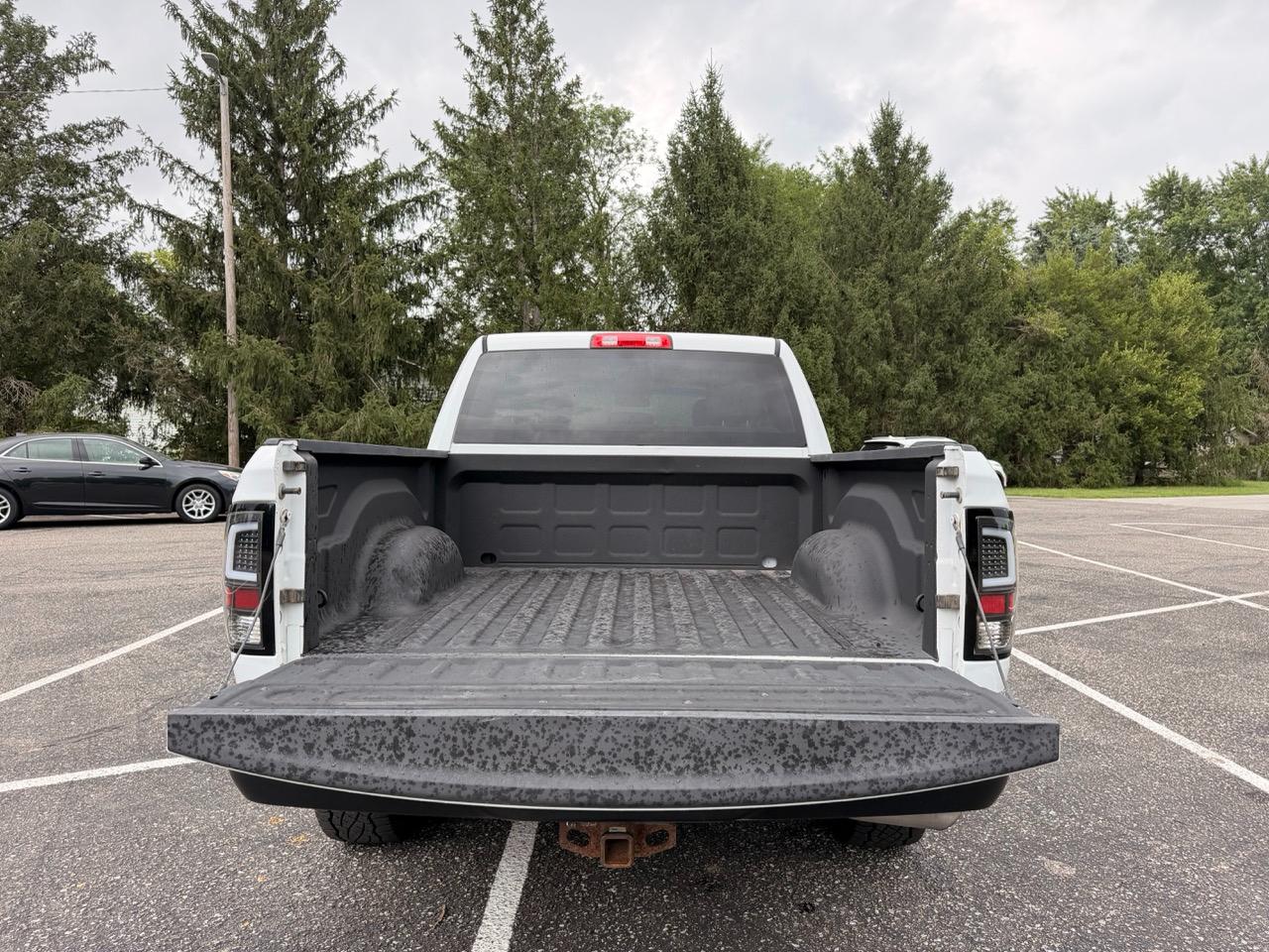 RAM 1500 4WD Crew Cab 140.5" SSV 2014