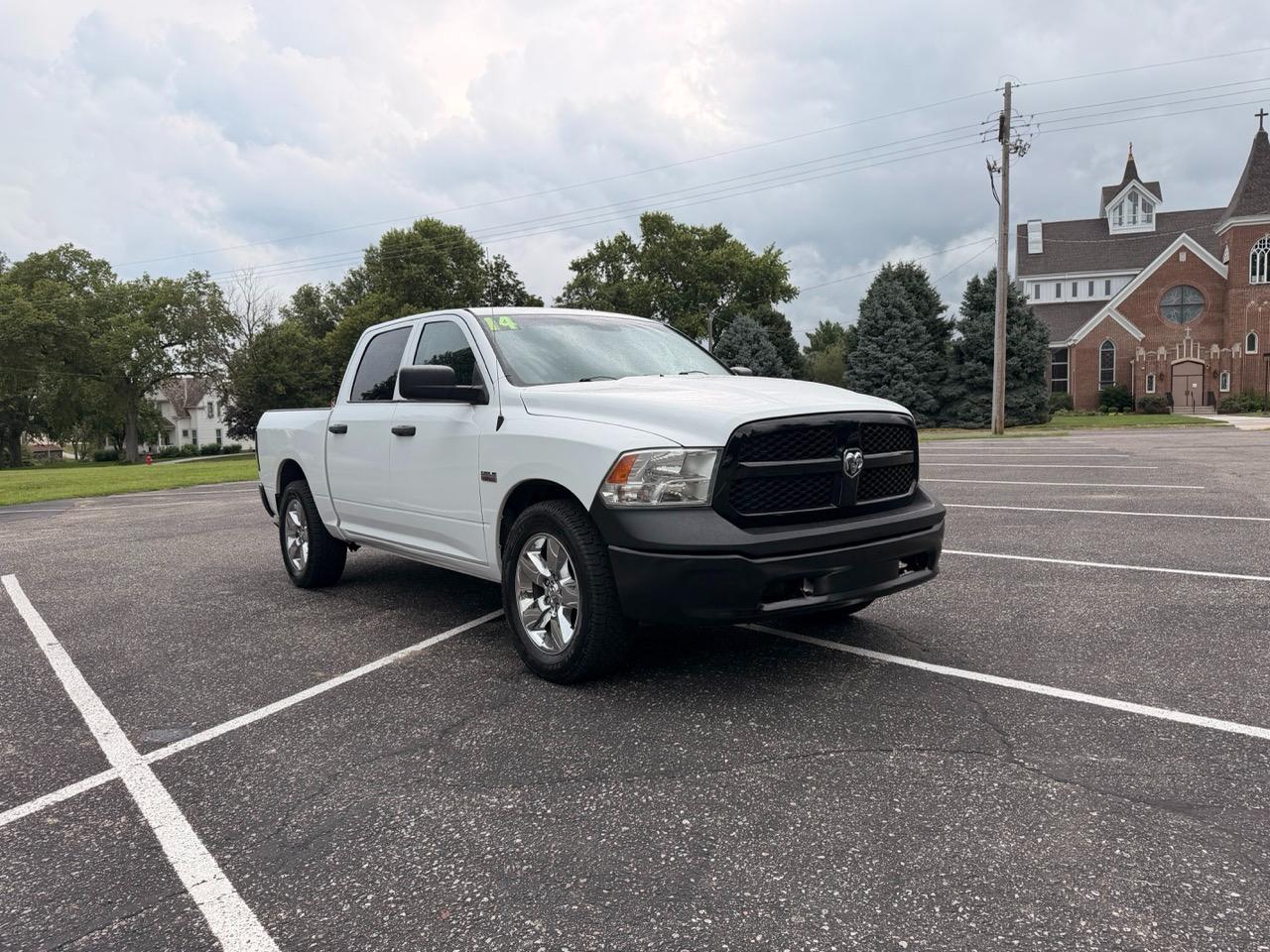 RAM 1500 4WD Crew Cab 140.5" SSV 2014